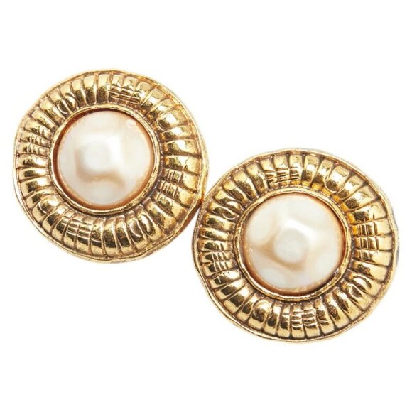CHANEL Pearl Round Clip-On Earrings Gold Tone 94A Auth #07981 - Picture 1 of 5